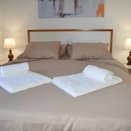 Апартаменты Terreiro Da Erva House *