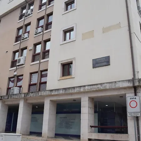 Апартаменты Terreiro Da Erva House