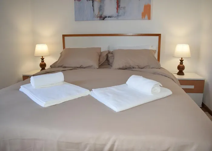 Апартаменты Terreiro Da Erva House *